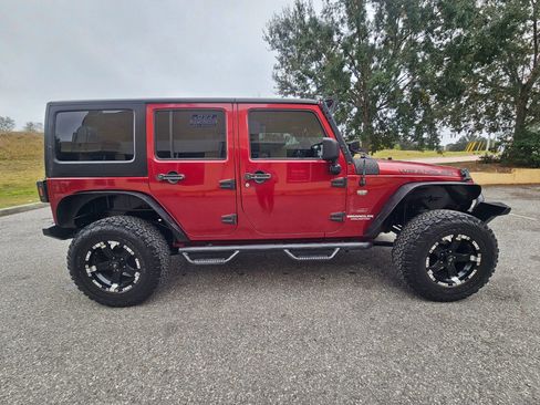 Used 2013 Jeep Wrangler Unlimited Sport w/ Connectivity Group image 27