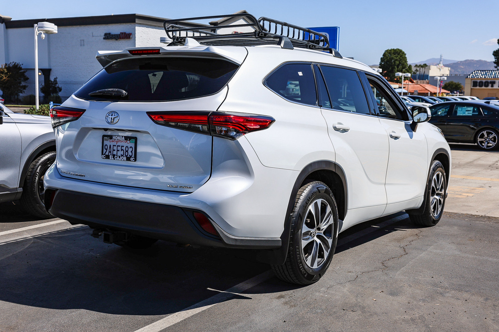 Used 2022 Toyota Highlander XLE AWD/4WD image 26