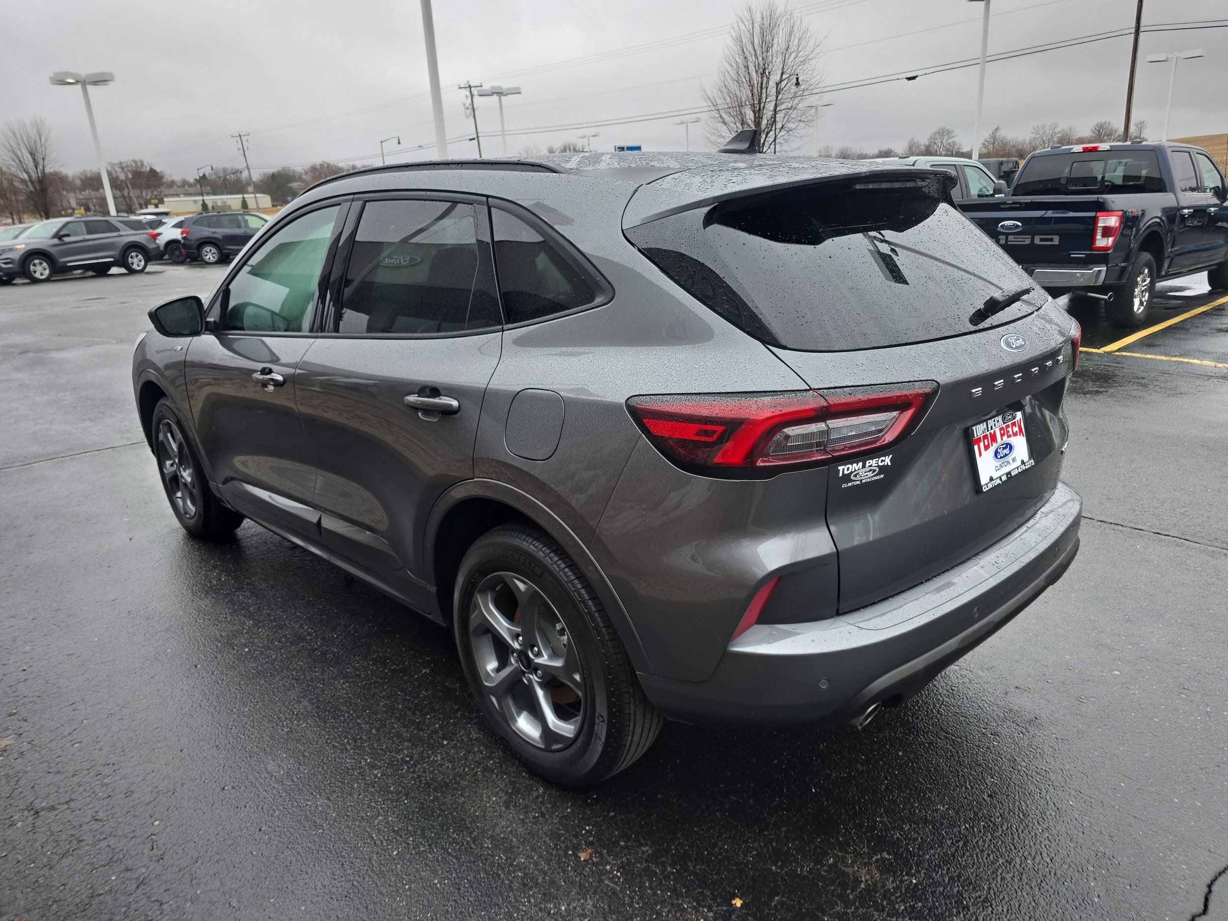 Used 2024 Ford Escape ST-Line w/ Tech Pack #1 AWD/4WD image 3