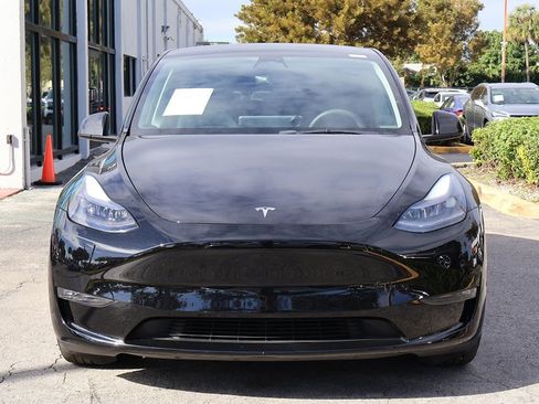 Used 2023 Tesla Model Y Long Range image 11