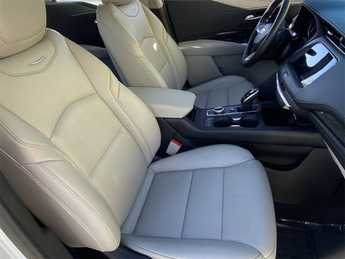 Certified 2023 Cadillac XT4 Premium Luxury image 11