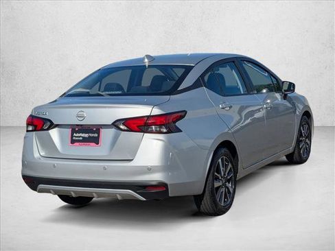 Used 2025 Nissan Versa SV image 5