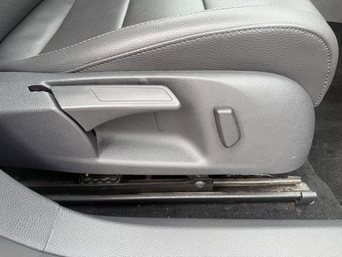Used 2009 Volkswagen Jetta SE FWD image 34