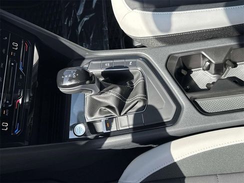 Used 2025 Volkswagen Taos SE image 23