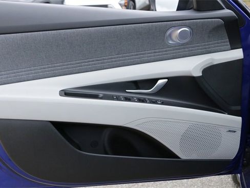 New 2026 Hyundai Elantra Limited image 17