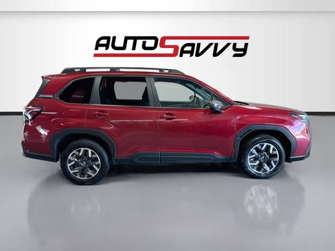 Used 2025 Subaru Forester Premium AWD/4WD image 8