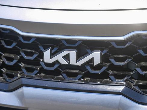 Used 2022 Kia Sorento S FWD image 7
