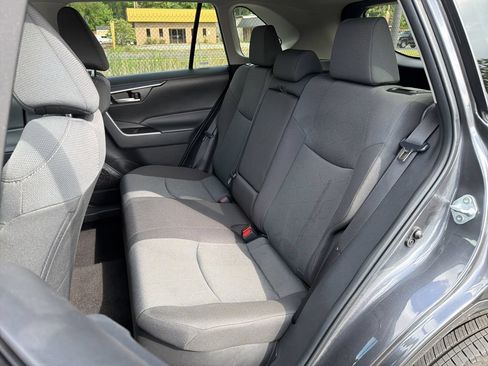Used 2025 Toyota RAV4 XLE AWD/4WD image 23