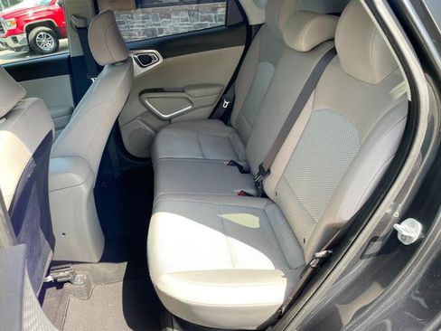 Used 2020 Kia Soul LX FWD image 24