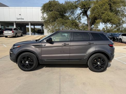 Used 2016 Land Rover Range Rover Evoque SE image 3