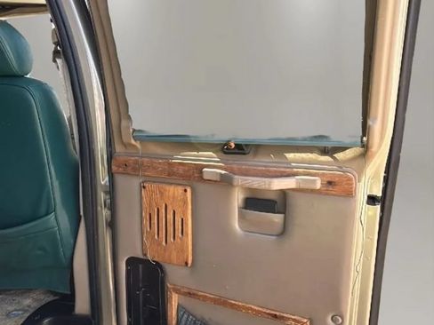 Used 2000 Ford E-350 and Econoline 350 Extended Super Duty RWD image 33