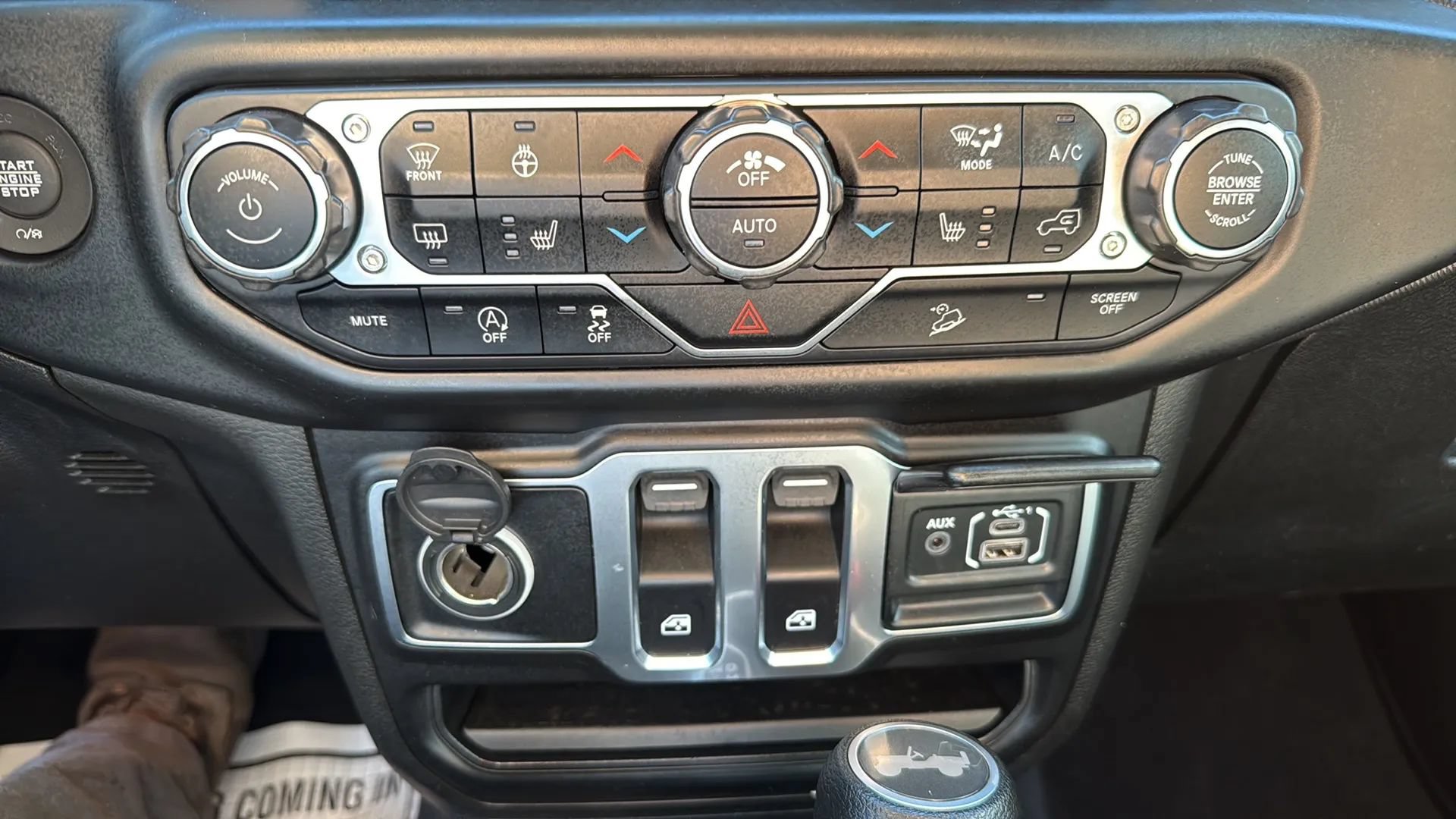 Used 2020 Jeep Wrangler Sport AWD/4WD image 7