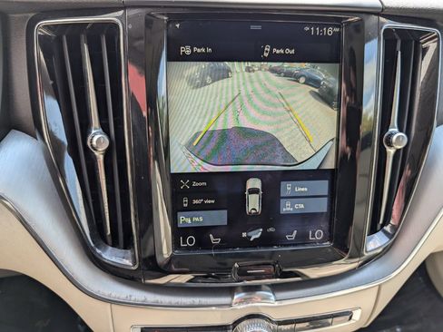 Used 2018 Volvo XC60 T5 Momentum w/ Convenience Package image 22