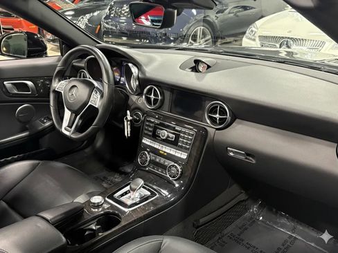 Used 2016 Mercedes-Benz SLK 300 image 10