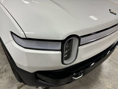 Used 2024 Rivian R1S Adventure AWD/4WD image 28