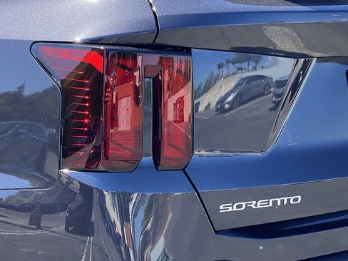 New 2026 Kia Sorento LX FWD image 3