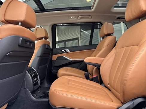 Used 2020 BMW X7 xDrive40i w/ Premium Package AWD/4WD image 27