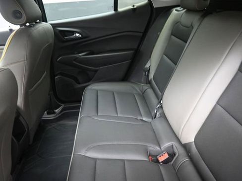 Used 2025 Chevrolet Trax ACTIV w/ Driver Confidence Package FWD image 22