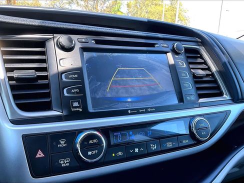Used 2016 Toyota Highlander Limited Platinum image 25
