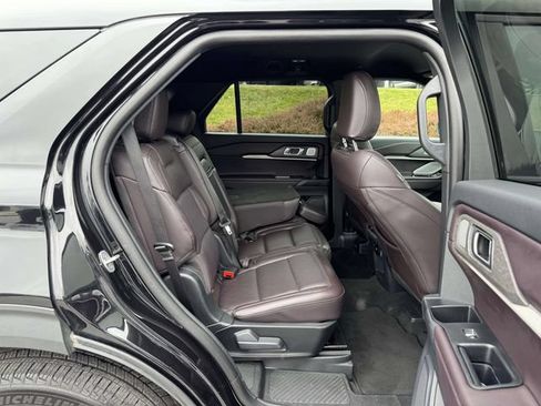Certified 2026 Ford Explorer Platinum AWD/4WD image 12