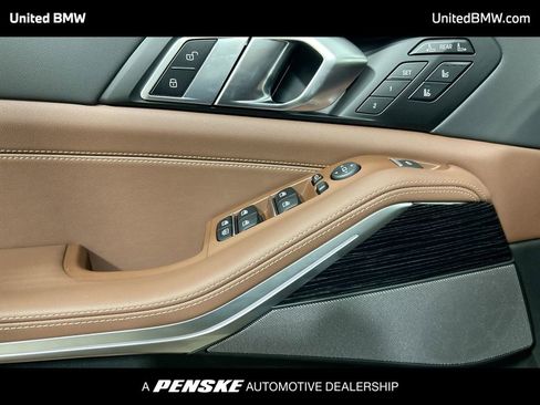 Used 2026 BMW X7 M60i image 11