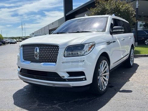 Used 2019 Lincoln Navigator Reserve AWD/4WD image 5