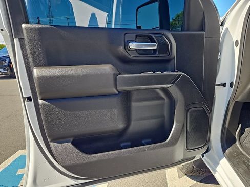 Used 2024 Chevrolet Silverado 2500 Custom w/ Custom Value Package AWD/4WD image 15