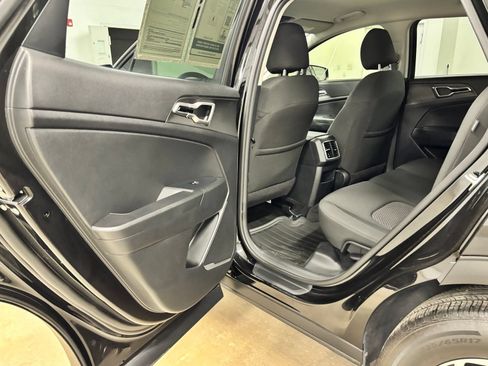 Used 2024 Kia Sportage LX FWD image 19