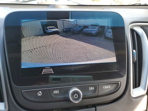 Used 2019 Chevrolet Malibu LS image 3