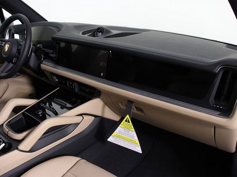 New 2026 Porsche Cayenne image 15