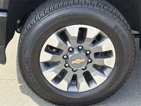 Used 2024 Chevrolet Silverado 2500 Custom w/ Custom Value Package image 16