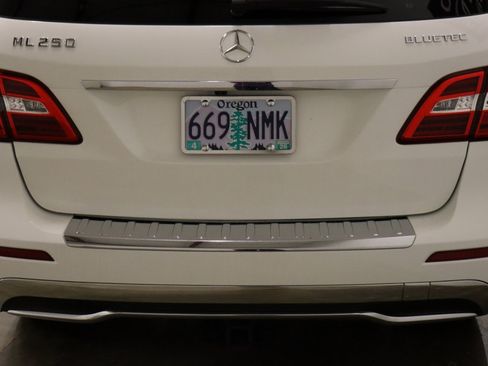 Used 2015 Mercedes-Benz ML 250 BlueTEC 4MATIC image 40