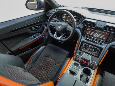 Used 2022 Lamborghini Urus AWD/4WD image 12