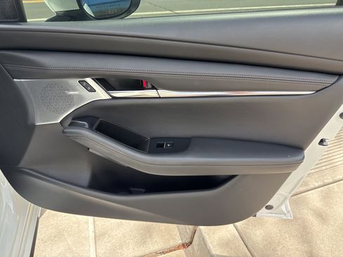 Used 2023 MAZDA MAZDA3 s image 36