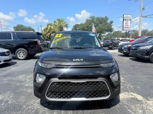 Used 2022 Kia Soul LX w/ Technology Package FWD image 2
