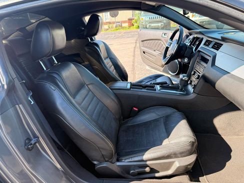Used 2010 Ford Mustang GT RWD image 13