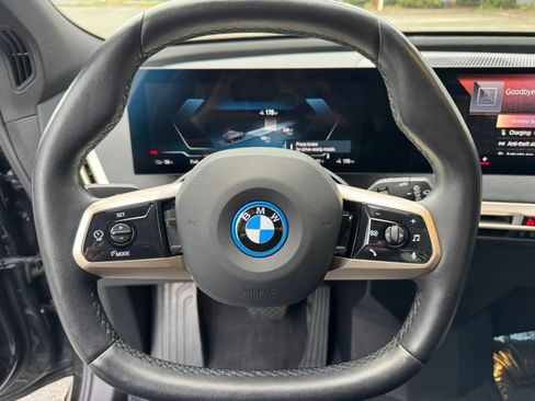 Used 2023 BMW iX xDrive50 w/ Premium Package AWD/4WD image 30