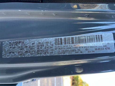 Used 2018 Jeep Wrangler Unlimited Sahara image 7