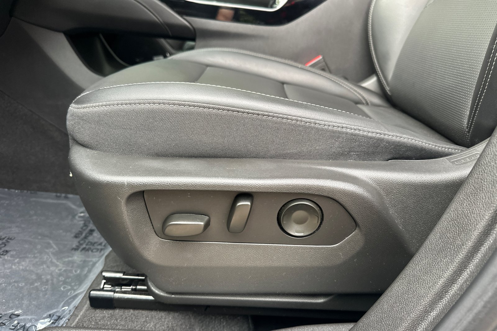 Used 2024 Buick Envision Preferred AWD/4WD image 13