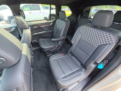 Used 2024 GMC Acadia Denali w/ Super Cruise Package AWD/4WD image 26
