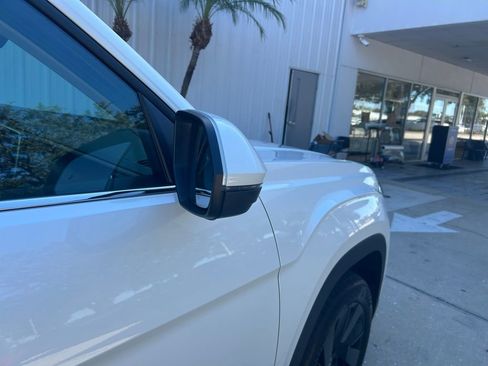 New 2026 Volkswagen Atlas SE image 28