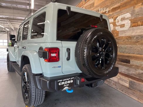 Used 2023 Jeep Wrangler Unlimited Sahara w/ Cold Weather Group AWD/4WD image 58