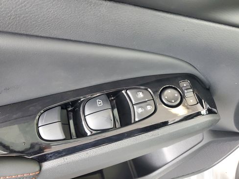 New 2025 Nissan Altima 2.5 SR image 18