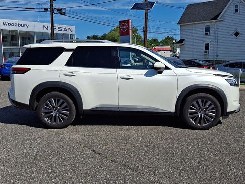 Certified 2023 Nissan Pathfinder SL w/ SL Premium Package AWD/4WD image 7