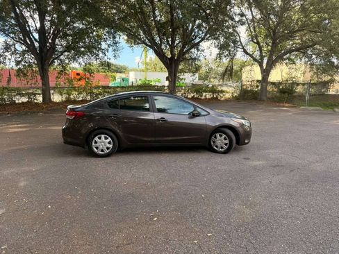 Used 2018 Kia Forte LX FWD image 5