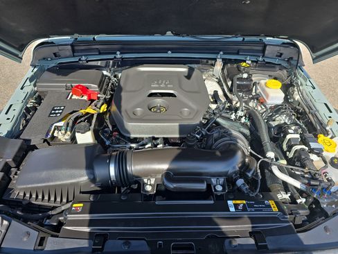 Used 2024 Jeep Wrangler Sport S image 33