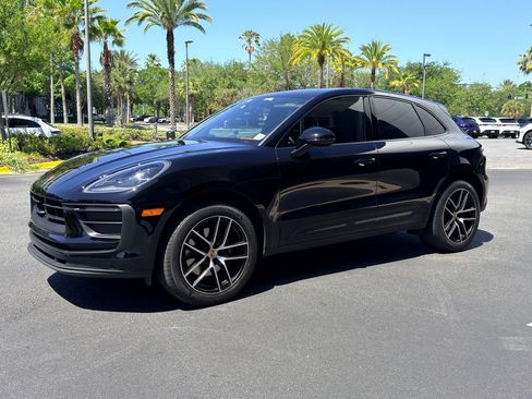Certified 2023 Porsche Macan AWD/4WD image 8