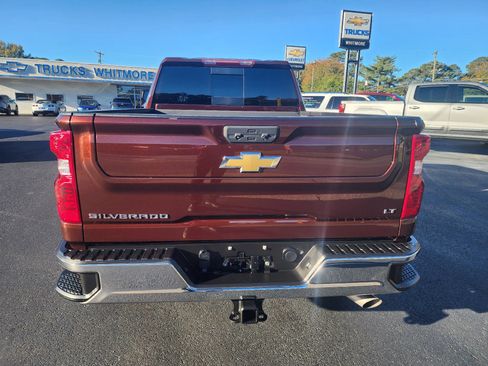 Used 2024 Chevrolet Silverado 2500 LT w/ Convenience Package image 4