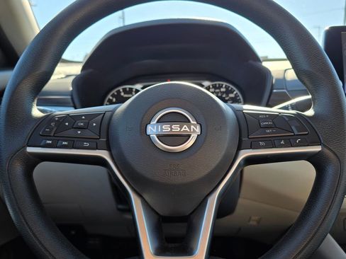 Used 2024 Nissan Altima 2.5 SV image 24