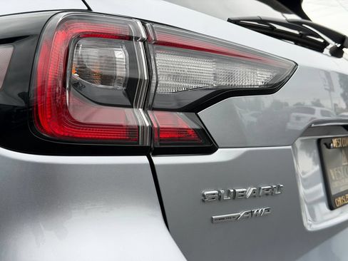 Used 2025 Subaru Outback Premium AWD/4WD image 13